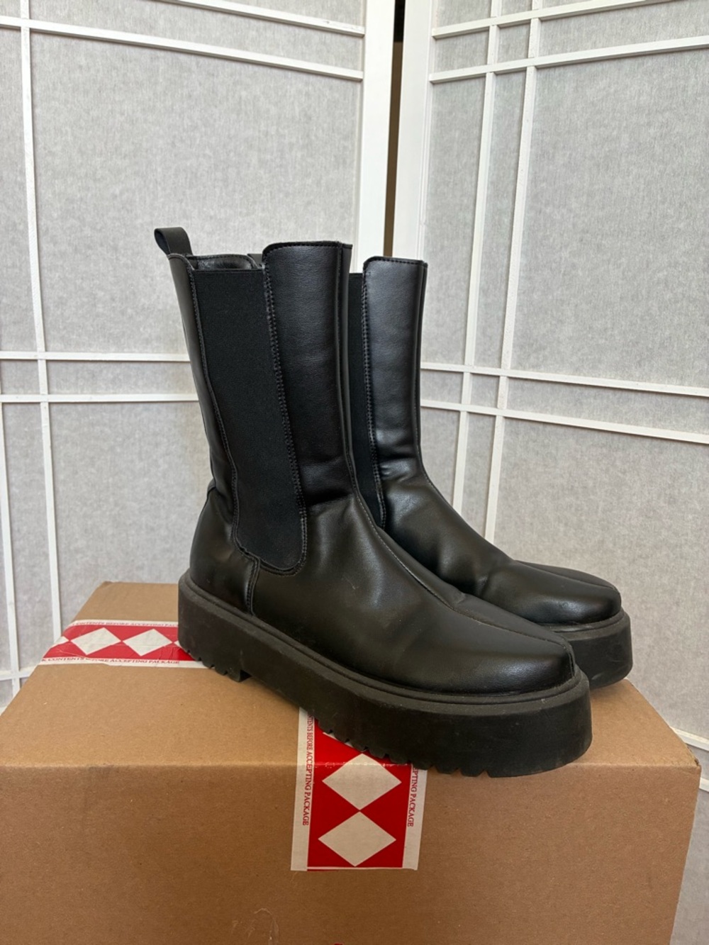 ASOS DESIGN Aqum premium leather chunky chelsea boots in black